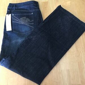 NWT WHITE HOUSE BLACK MARKET JEANS 14R